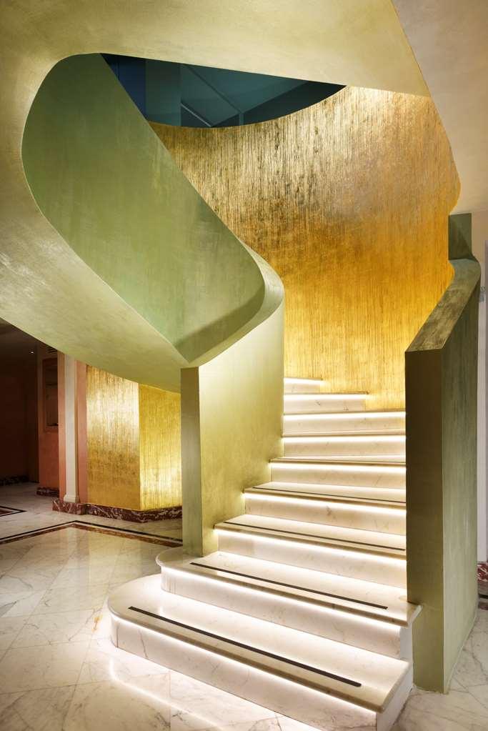 Leon's Place In Hotel Rom